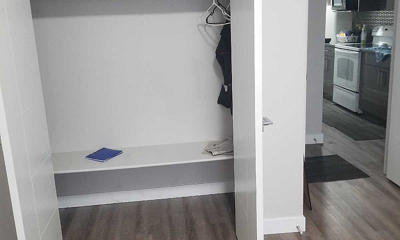 Two Bedrooms For Ren...