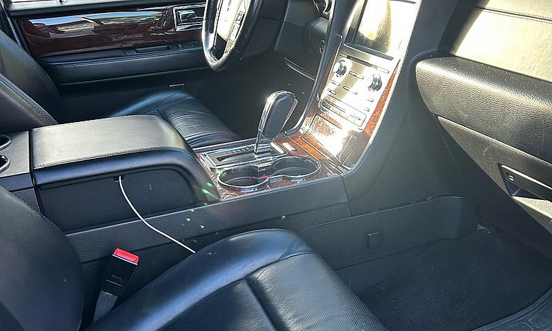 2016 Lincoln Navigat...