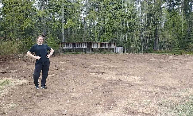 House And 2Acres Und...