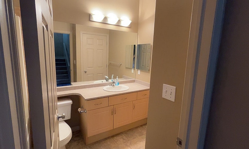 Spacious 1600+ Sq Ft...