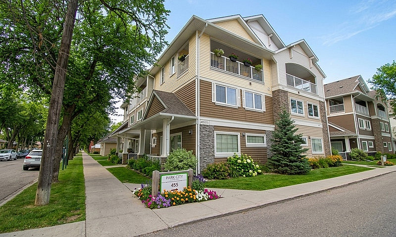 3 Bedroom Plus 2.5Ba...