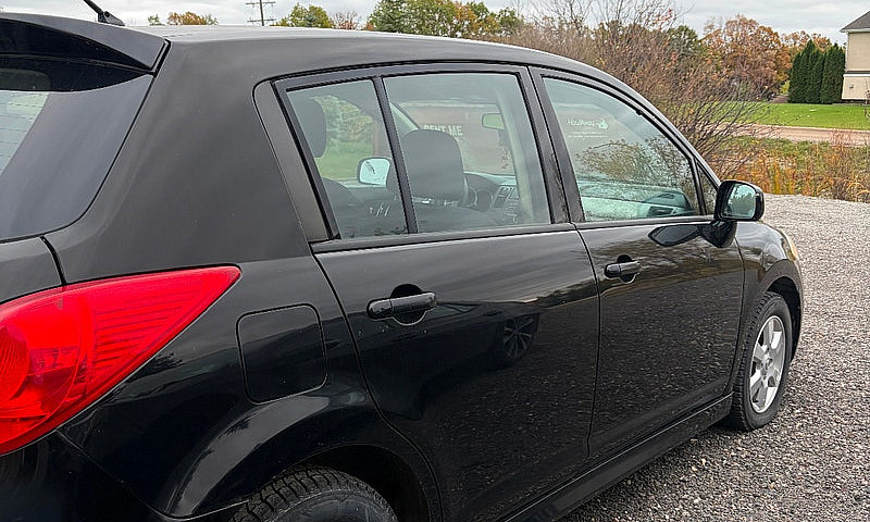2012 Nissan Vera Hat...