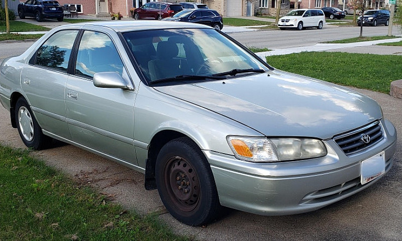 Toyota Camry Ce...