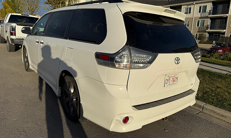 2017 Sienna Se Fwd 8...