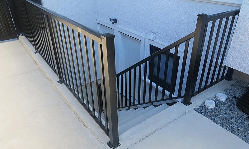 2Br Bsmt Suite Incud...