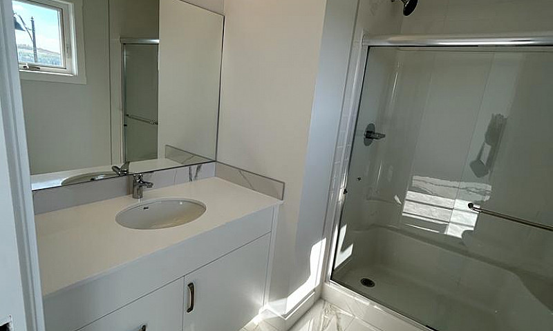 Pet Friendly 3.5 Bed...