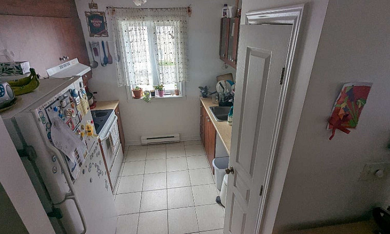 2 Chambres À Coucher...