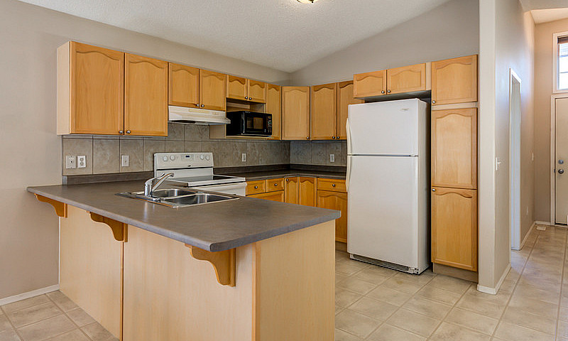 Charming 2-Bed Bunga...
