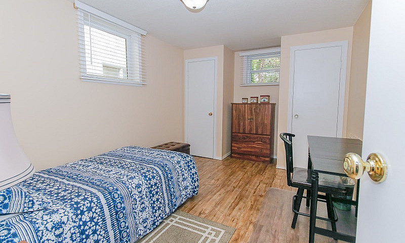 2 Bedroom Basement S...