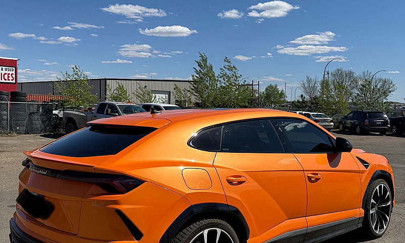 2021 Lamborghini Uru...