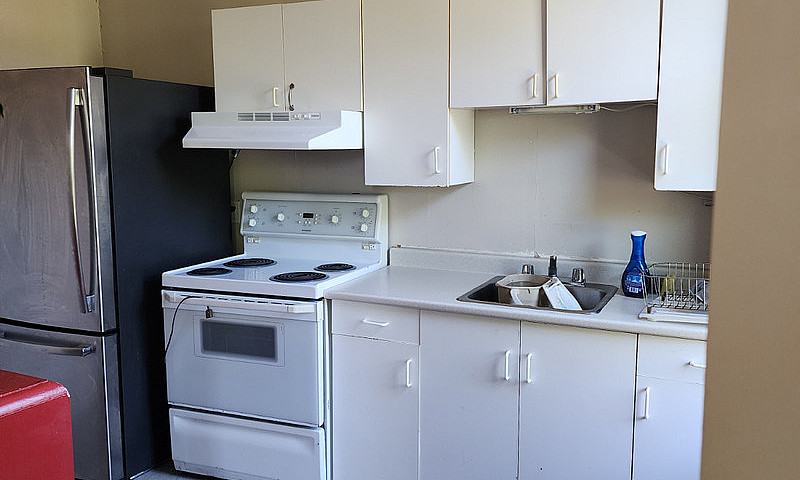 Furnished 3 Bed 2 Ba...