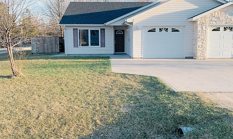 2 Bedroom Duplex Wit...