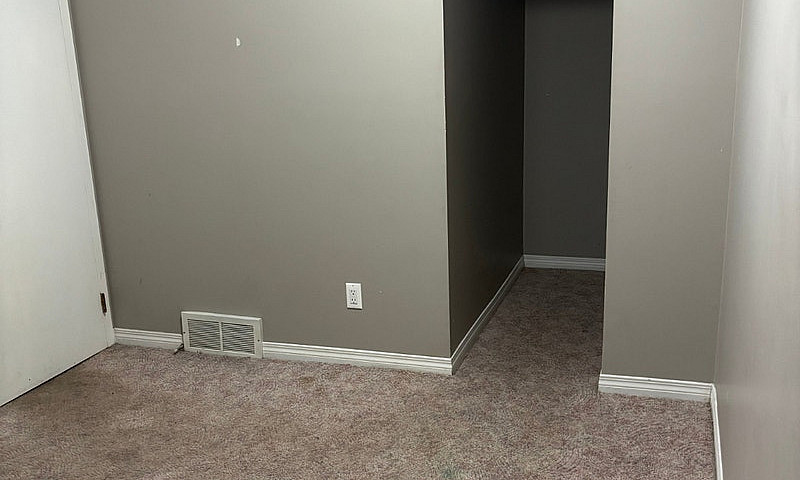 Cozy 2 Bedroom, 1 Ba...