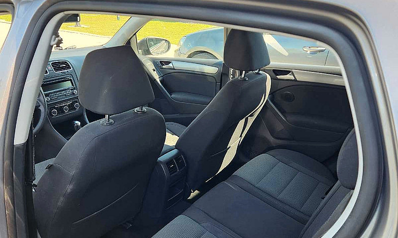 2012 Volkswagen Golf...