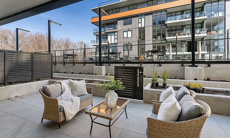 3409 Lakeshore Road ...