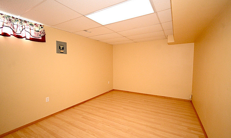 1 Bed, 1 Bath Bsmt S...