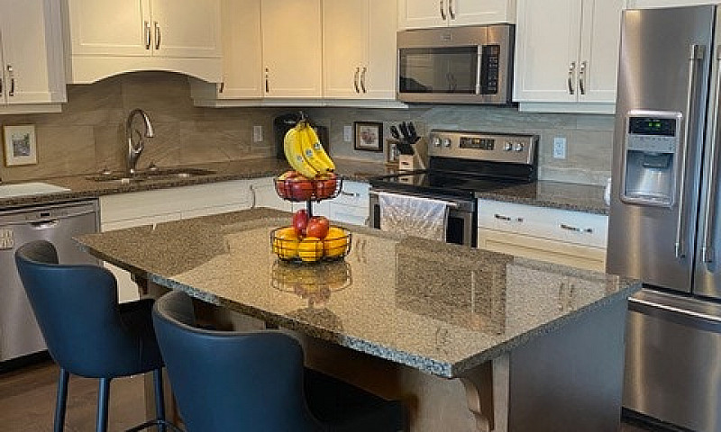 Mcgill Apartment For...