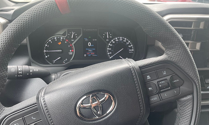 Toyota Tundra Sr5 Tr...