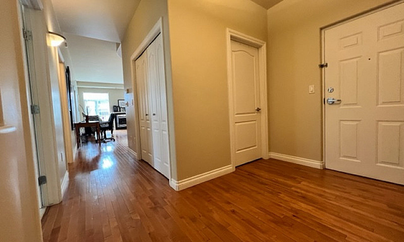 Large 2 Bedroom Cond...