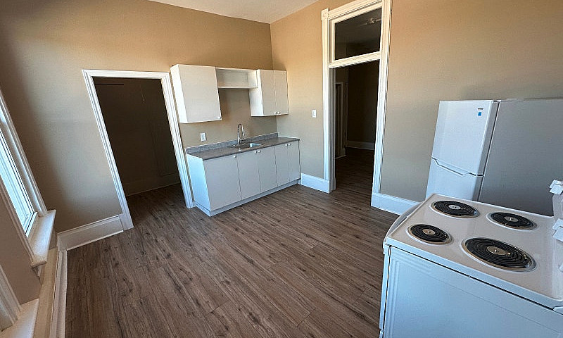 Studio Apt Downtown ...