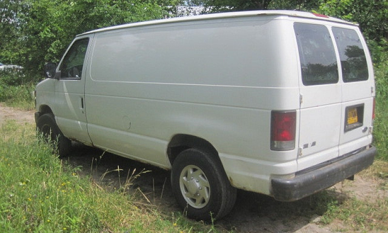 2008 Ford E250...