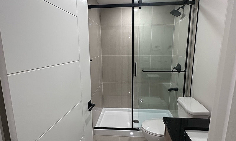 Modern 2 Bedroom Apa...