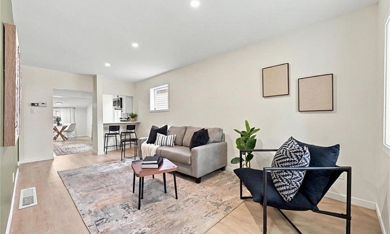 Fully Renovated 2 Be...