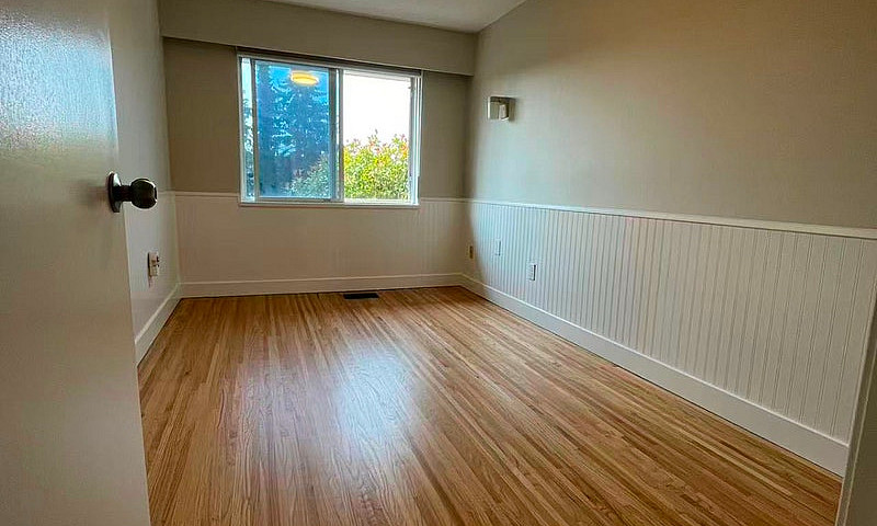 3 Beds 2 Baths House...