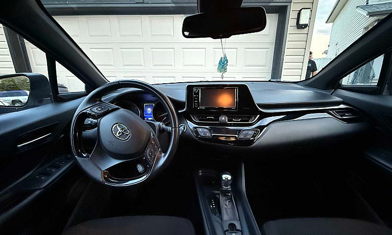2018 Toyota C-Hr Xle...