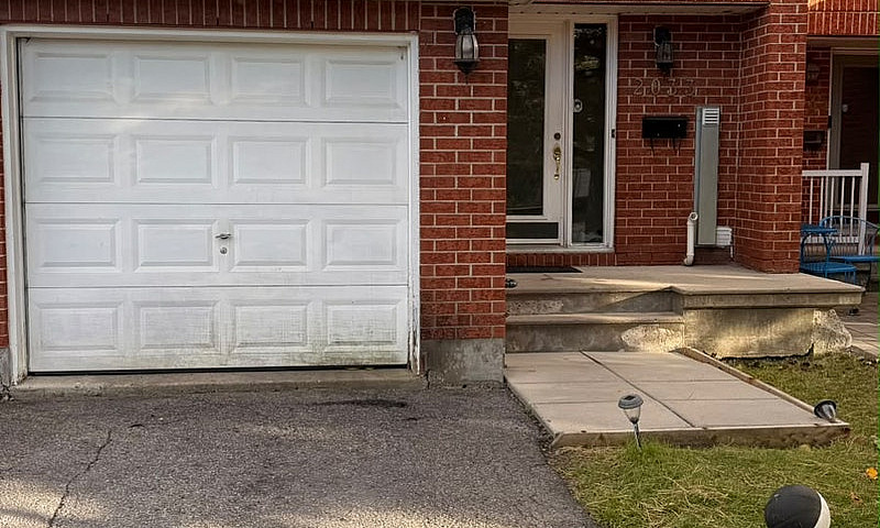 Executive 3Bdrm Town...