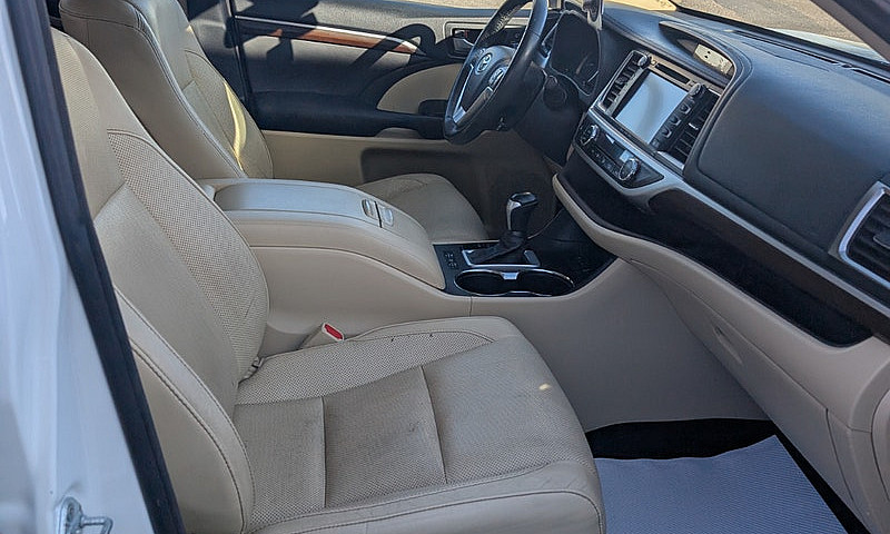 2016 Toyota Highland...
