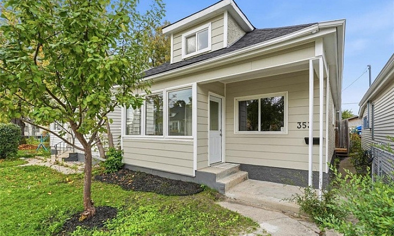 Fully Renovated 2 Be...