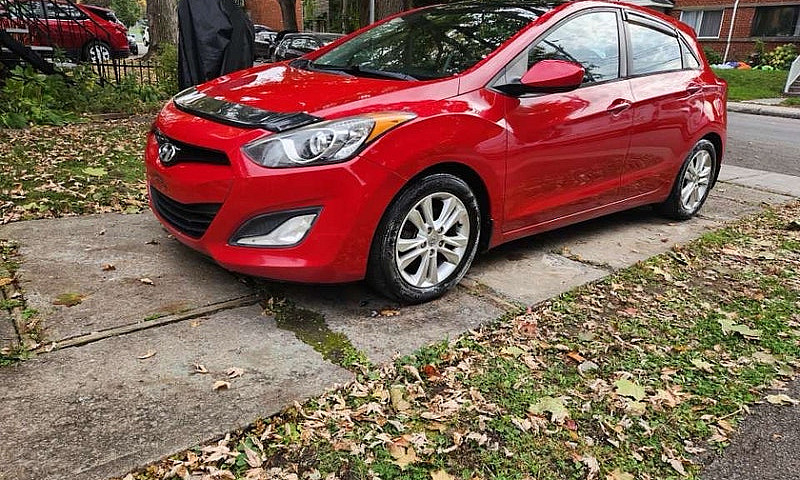 Hyundai Elantra Gt •...