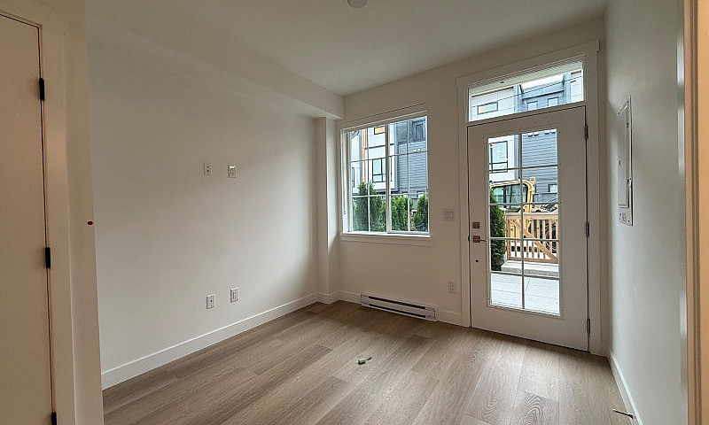 Brand New 1 Bed Gard...