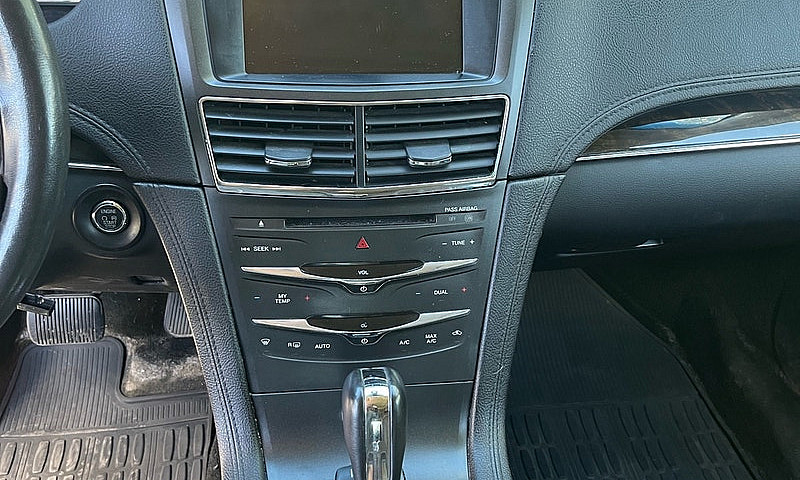6 Passenger Lincoln ...
