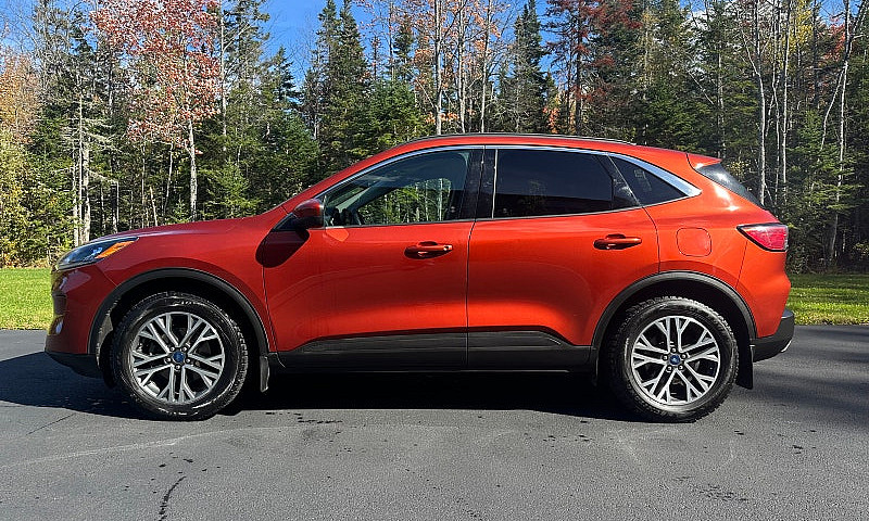 Wow! 2020 Escape Awd...
