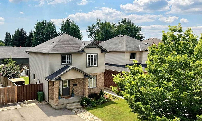4 Bed, 3 Bath Detach...