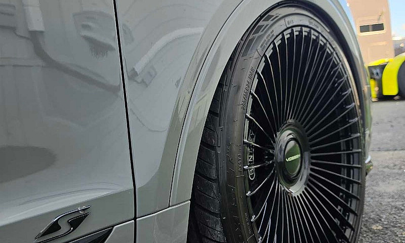 Bentley Bentayga S C...