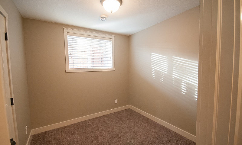 3 Bedroom / 2 Bath U...