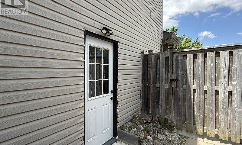 4 Bed, 3 Bath Detach...