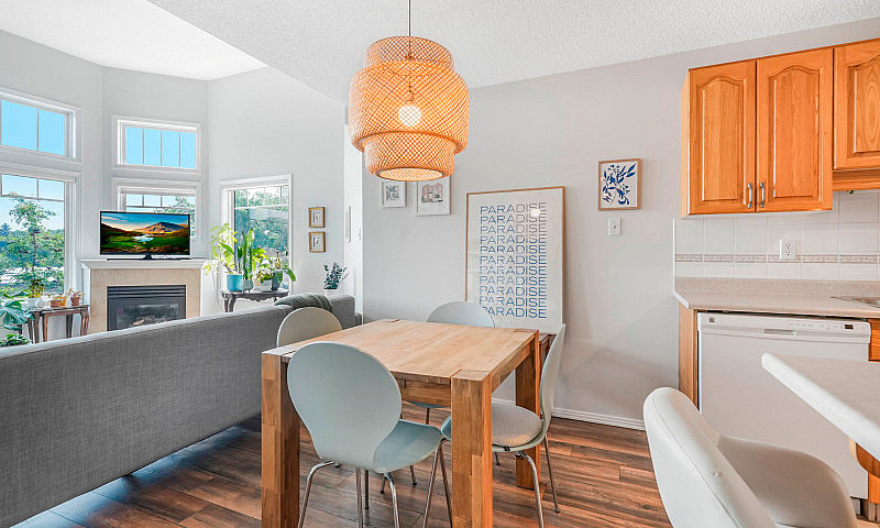 Uofa Condo 2 Bed 2 B...