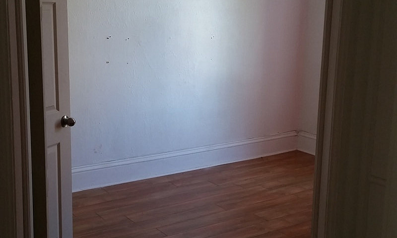 Apt For Rent- 2&1/2 ...
