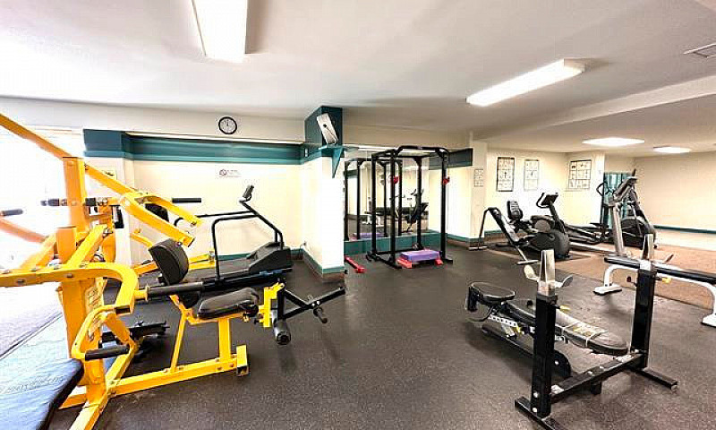 Large One Bed Condo ...