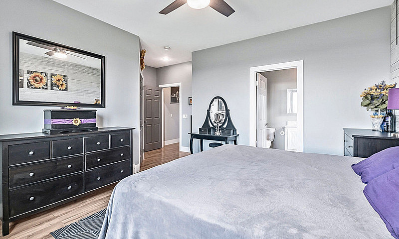 3 Bed, 3.5 Bath 1643...