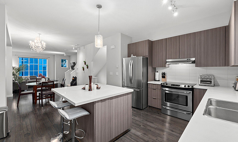 Beautiful 2 Bed + 2B...