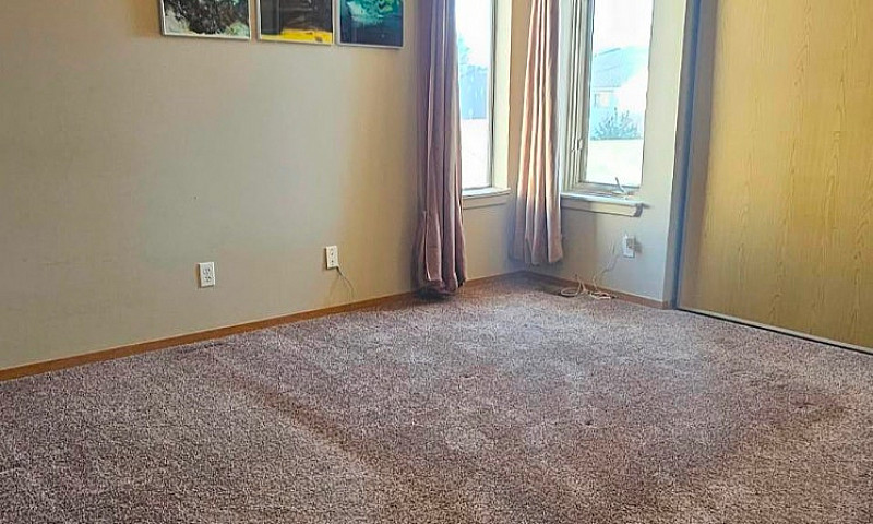 Spacious 3-Bedroom B...