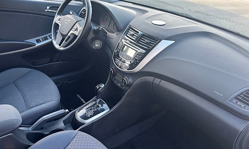 2013 Hyundai Accent ...