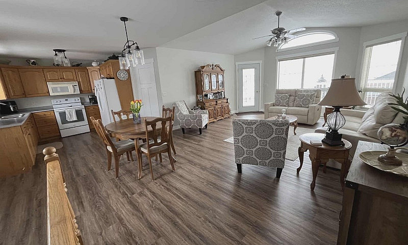 Lac Pelletier Home F...