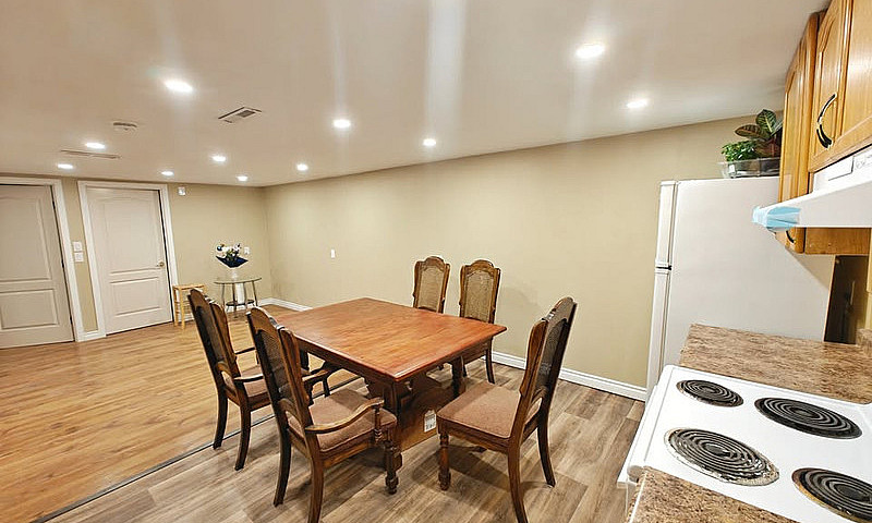 2 Bedrooms , 2 Full ...