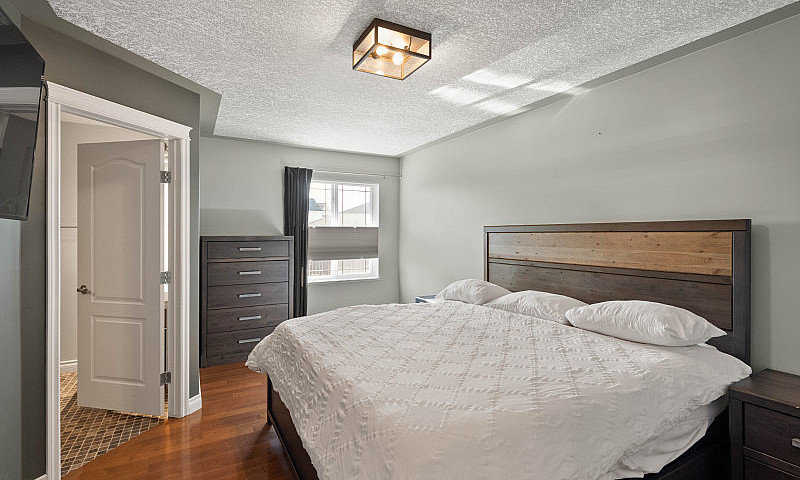 5 Bed, 3 Bath, Bunga...